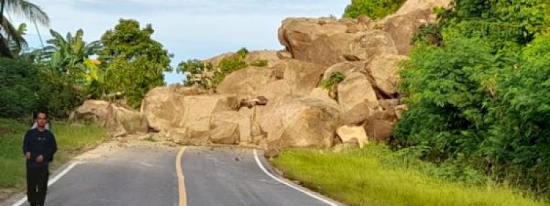 Jalur Penghubung Majene-Mamuju Terputus