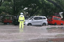 Banjir Genangi Jalan Poros Jeneponto, Kendaraan dari Bantaeng Dialihkan ke Jalan Lingkar