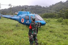 Cuaca Tiba-Tiba Berubah, Helikopter Milik BNPB Mendarat Darurat di Polman