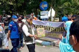 Taufan Pawe Serahkan Bantuan Pemkot Parepare untuk Warga Korban Gempa Sulbar