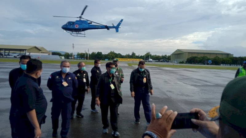 Mentan RI,  Syahrul Yasin Limpo bertolak ke Sulbar untuk meninjau dan menyalurkan bantuan dari Kementan RI,  di,  Pangkalan Galatika TNI AU Hasanuddin, Sabtu,  (23/1).