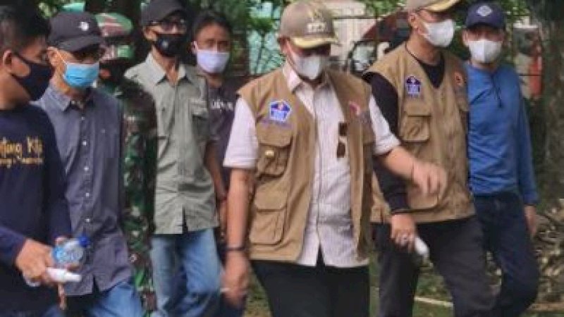 Bupati Wajo, Amran Mahmud, bersama rombongan saat singgah di Kabupaten Polman, 