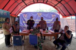 Satbrimob Polda Sulsel Buka Dapur Umum untuk Korban Gempa, Bupati Bone Suplai Kebutuhan Logistik