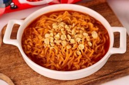 Saking Pedasnya, Pria Ini Alami Tuli 2 Hari setelah Makan Samyang