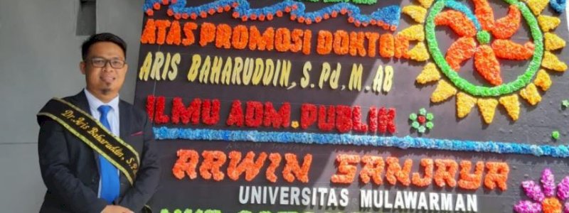 Aris Baharuddin Raih Gelar Doktor di UNM, Disertasinya Gagas Inovasi Pelayanan DPMPTSP Sulsel