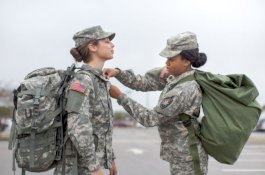 Militer AS Kini Bolehkan Perempuan Gerai Rambut dan Pakai Kuteks, Laki-Laki Tetap Dilarang Tumbuhkan Janggut