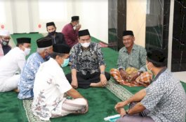Safari Jumat di Lampoko, Bupati Barru Berbagi Makna Syukur dan Qanaah di Tengah Pandemi