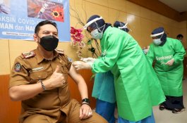 Wabup dan 11 Nakes di Bantaeng Sudah Divaksin Covid-19 Hari Ini