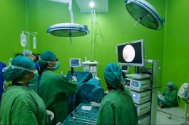 Tanpa Luka dan Bekas, Operasi Saluran Kemih di RSU Andi Makkasau Gunakan Endoscopy Urology