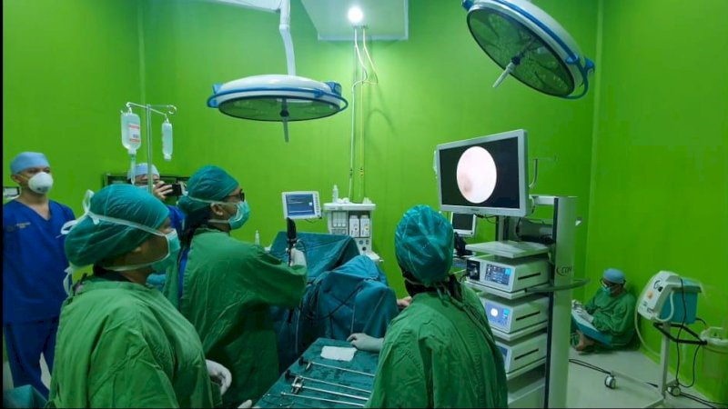 Tanpa Luka dan Bekas, Operasi Saluran Kemih di RSU Andi Makkasau Gunakan Endoscopy Urology