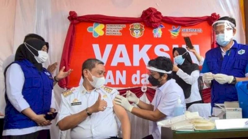 Vaksinasi perdana COVID-19 di Kabupaten Wajo, dimulai di Puskesmas Salewange, Kecamatan Tempe, hari ini, Rabu (3/2/2021).