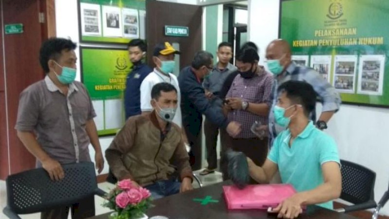 Sempat masuk dalam Daftar Pencarian Orang (DPO) Kejaksaan Tinggi Sulsel, Abdul Hamid Awing bin Benggo, akhirnya ditangkap.