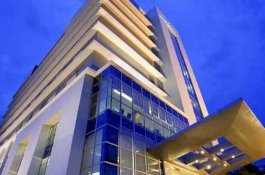 Buka Puasa dan Nginap di Hotel Santika, Bisa Menangkan Liburan Gratis