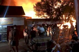 10 Unit Rumah Terbakar di Pekkae Barru, Nenek 74 Tahun Tewas Terpanggang