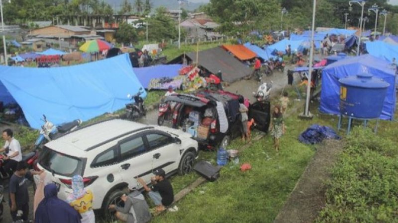 Salah satu titik pengungsian di Sulawesi Barat. (Foto: Akbar Tado/Antara Foto)