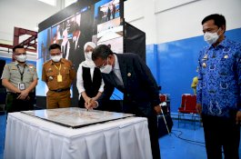 Nurdin Abdullah Resmikan Rumah Pemotongan Hewan Modern di Manggala