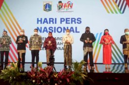 Taufan Pawe Terima Panghargaan Anugerah Kebudayaan PWI