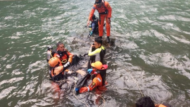 Satu dari Dua Korban Tenggelam di Air Terjun Pung Bunga Maros Sudah Ditemukan
