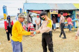 Disiplinkan Warga dengan Prokes, Sat Sabhara Polres Wajo Gelar Patroli Siang di Bangsalae