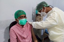 Inilah Lansia Pertama yang Disuntik Vaksin Covid-19 di Luwu Utara