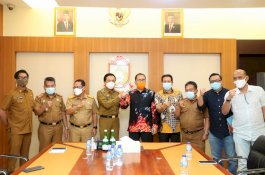 Pertama  Kali Bertemu dengan PJ Wali Kota Makassar,  Danny  Sampaikan Salam Hangat Untuk Gubernur