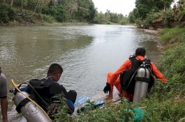 Terakhir Terlihat Duduk di Sungai Belakang Rumah, Seorang Warga di Libureng Hingga Kini Belum Ditemukan