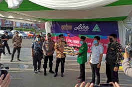 Wagub Sulsel Apresiasi Distribusi Masker Medis GP Ansor, KSP, dan Aice Group ke Kelompok Rentan Penularan