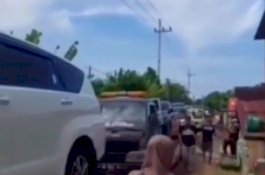 Jadi Miliarder Mendadak, Warga Sumurgeneng Borong Mobil hingga Berangkat Umrah Sekeluarga