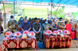 Dollah Mando Resmikan Poskedes di Kecamatan Dua Pitue