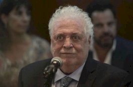Sahabatnya Divaksin sebelum Giliran, Menteri Kesehatan Argentina Mundur