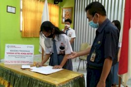 Yayasan AHM Berikan Beasiswa untuk Pelajar dan Guru