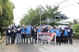 Tim Peduli Bencana PDAM Makassar Berangkat ke Malunda Sulbar Salurkan Bantuan