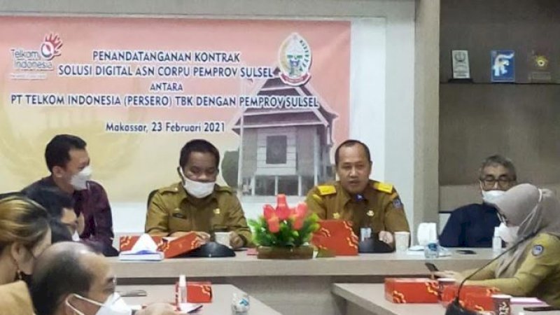 Penandatanganan kontrak Solusi Digital ASN Corpu di Kantor Bappelitbangda Sulsel, Selasa (23/2/2021).