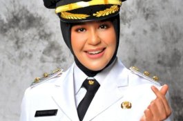 Jadi Wakil Wali Kota Perempuan Pertama di Makassar, Beginilah Penampilan Fatmawati RMS saat Dilantik