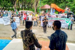 HPMI Wajo Gelar Aksi soal Kelangkaan Pupuk Bersubsidi, Dewan Janji Tindak Lanjuti