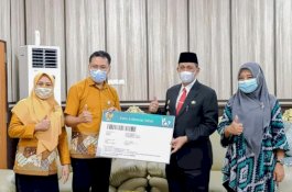 Gratiskan Iuran JKN, Pemkab Wajo Dapat Penghargaan BPJS