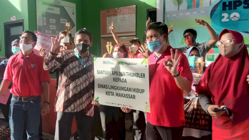 Hari Peduli Sampah Nasional, Pegadaian Kanwil Makassar Salurkan Bantuan ke Dinas Lingkungan Hidup