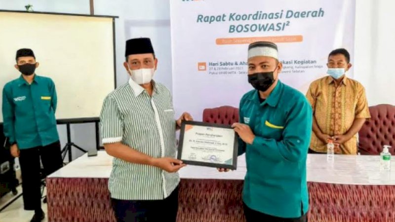 Buka Raker WIZ Bosowasi, Bupati Wajo Berharap Peran Wahdah Islamiyah dalam Program Tahfiz Quran