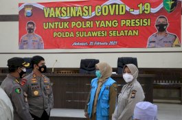 Kapolda Pantau Vaksinasi Covid-19 Anggota dan ASN Satker Polda Sulsel
