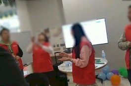 Karyawan Malas Kerja, Perusahaan Ini Beri Hukuman Minum Darah Ayam dan Air Kencing Hingga Makan Kecoak