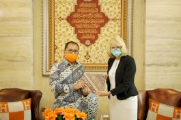 Wali Kota Danny Paparkan Makassar Recover di Hadapan Konjen Australia