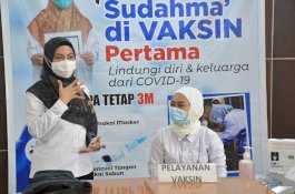 Bupati Luwu Utara Pantau Vaksinasi Covid-19 Tahap Kedua: Tetap Pakai Masker