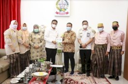 Peringatan Hari Jadi Barru Ke-61 Digelar Sederhana, Bupati Barru Temui Plt Gubernur Sulsel