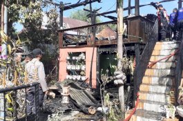 Berawal dari Pisang Goreng, Pensiunan Polisi di Jeneponto Nyaris Terpanggang di Rumahnya