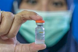 Vaksinasi COVID-19 Indonesia Ditarget 1 Juta Dosis per Hari