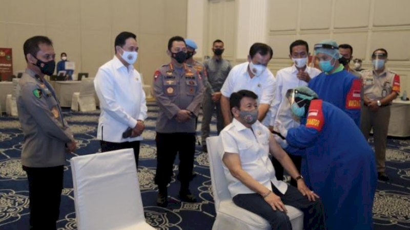 Vaksinasi dilaksanakan Mabes Polri di Gedung Tribrata, Jakarta Selatan, Senin (8/3/2021).