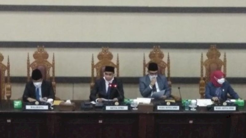 Ketua DPRD Makassar Pimpin Rapat Paripurna Penyampaian Hasil Reses