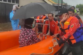 16 Orang Terjebak Banjir di Gowa Dievakuasi