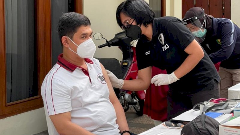 Ada Urusan Keluarga, Kapolda Sulsel Sekalian Ikut Vaksinasi Covid-19 di Polda Metro Jaya