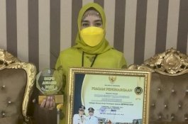 Lima Tahun Berturut-turut, Renny Anggraeny Terima Penghargaan di HUT Kota Parepare